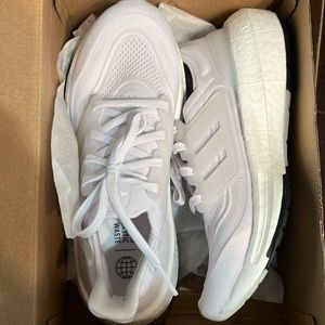 Women’s Adidas Ultraboost New Size 8